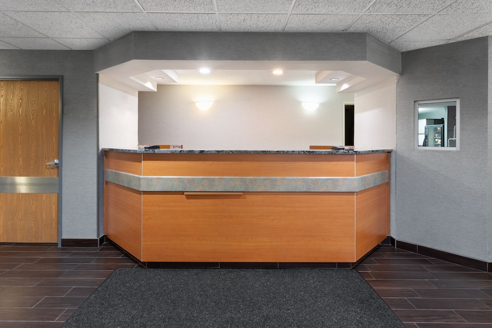 Mount Pleasant Vacations - Americas Best Value Inn Suites Racine - Property Image 29