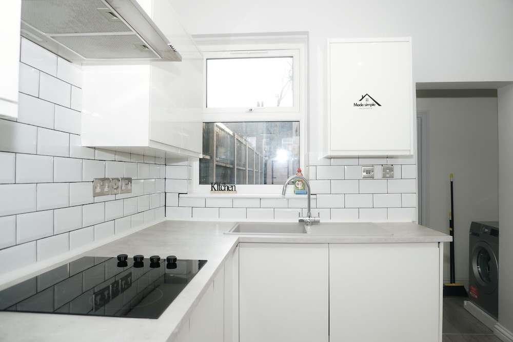 3 Bed-sleeps 7-garden-parking-town Centre