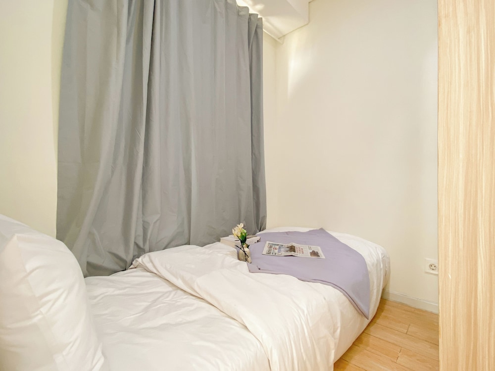 Scandinavian Minimalist 2Br Apartment At Daan Mogot City