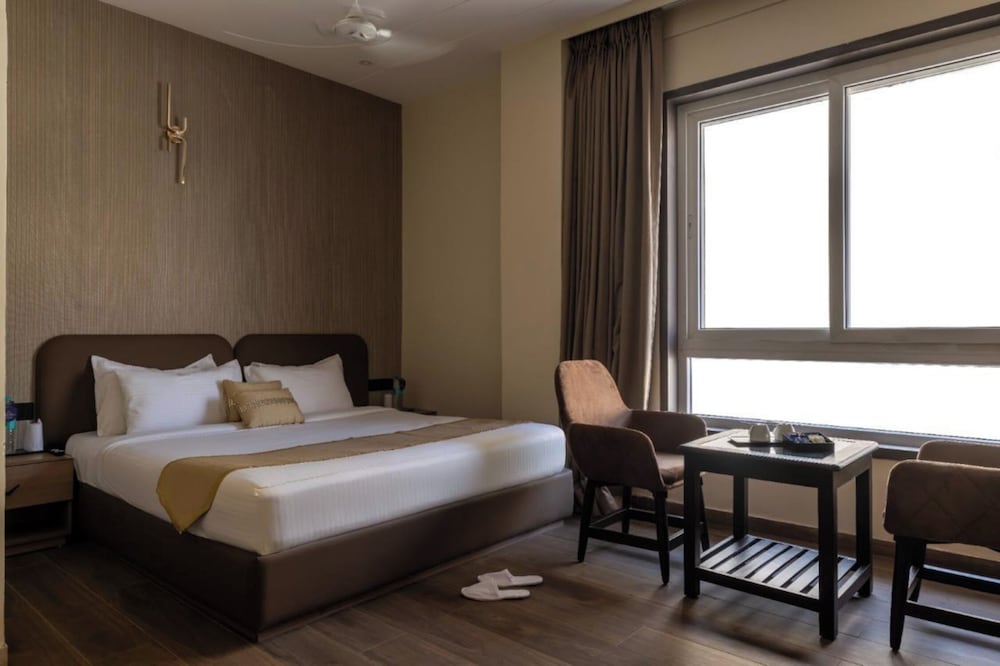 Hotel Kingsway Continental Raipur