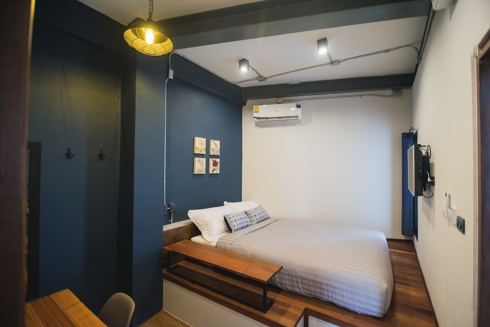 Chernchan Hostel