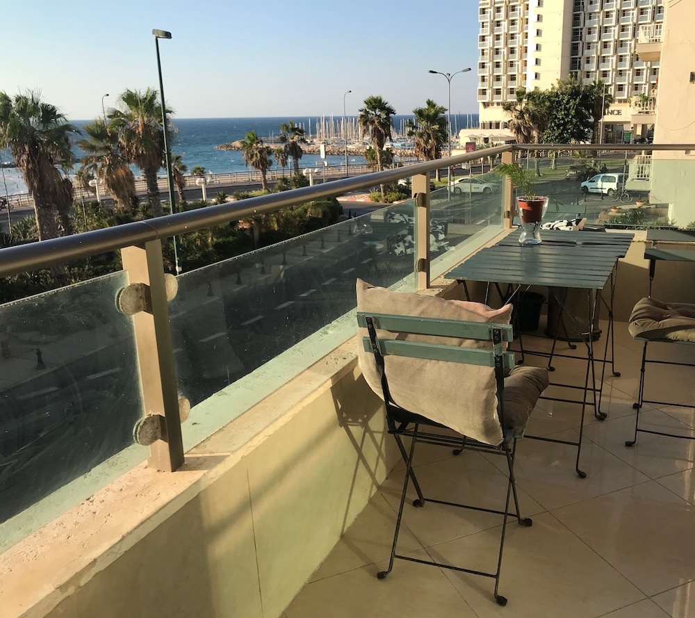 Panoramic Ocean View 1 min From the Sea