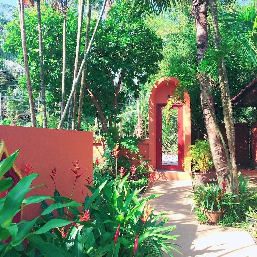 Sazana Villa Resort