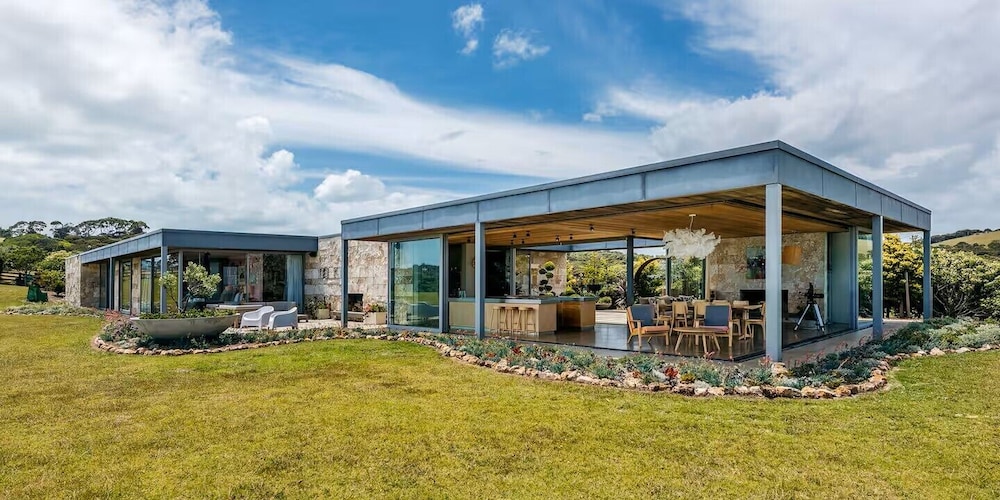 Waiheke Island Coastal Retreat