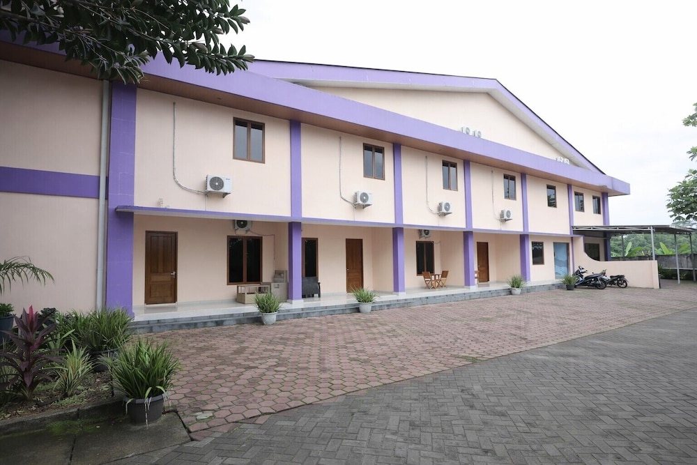 Mekarsari Hotel By ARBA