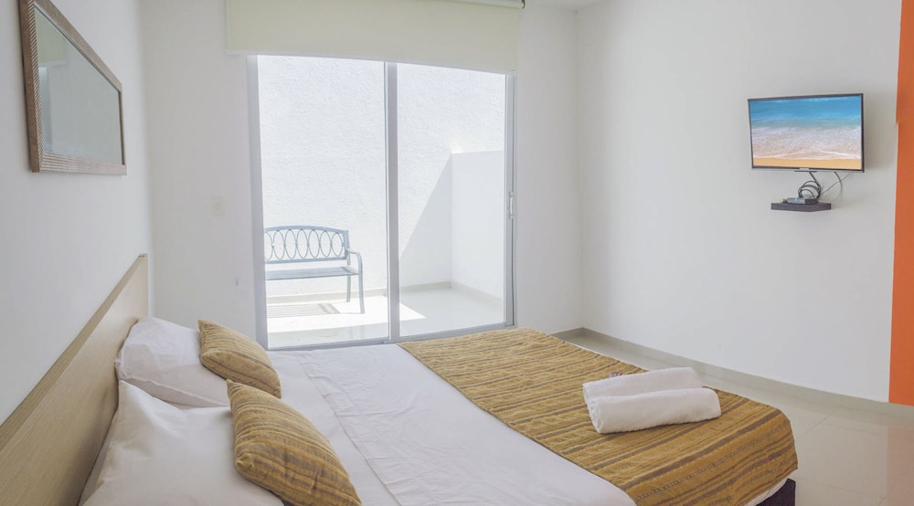Color Hostel