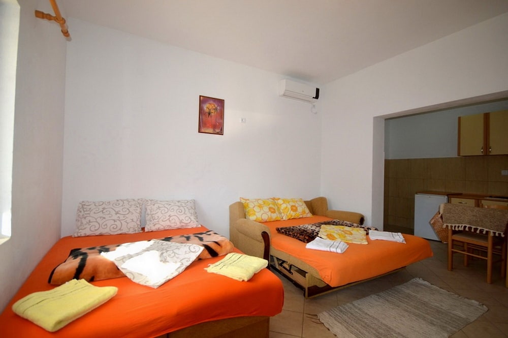Vavic Apartments view 5