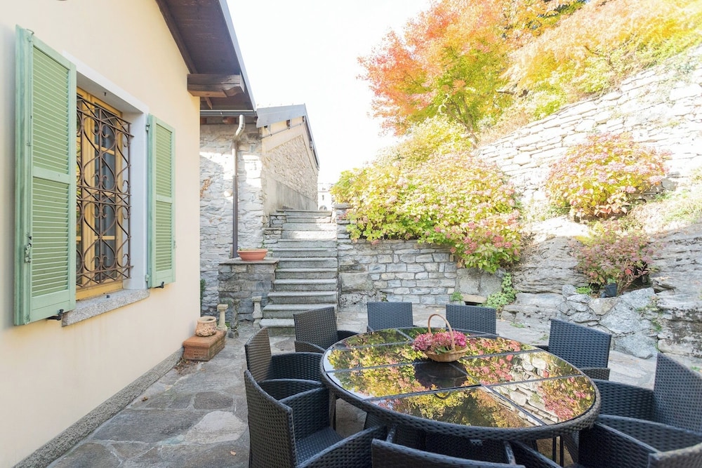 Villa Torre di Palanzo With Magnificent View by Rent all Como