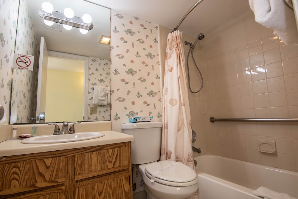 Palm Beach Waterfront Suites
