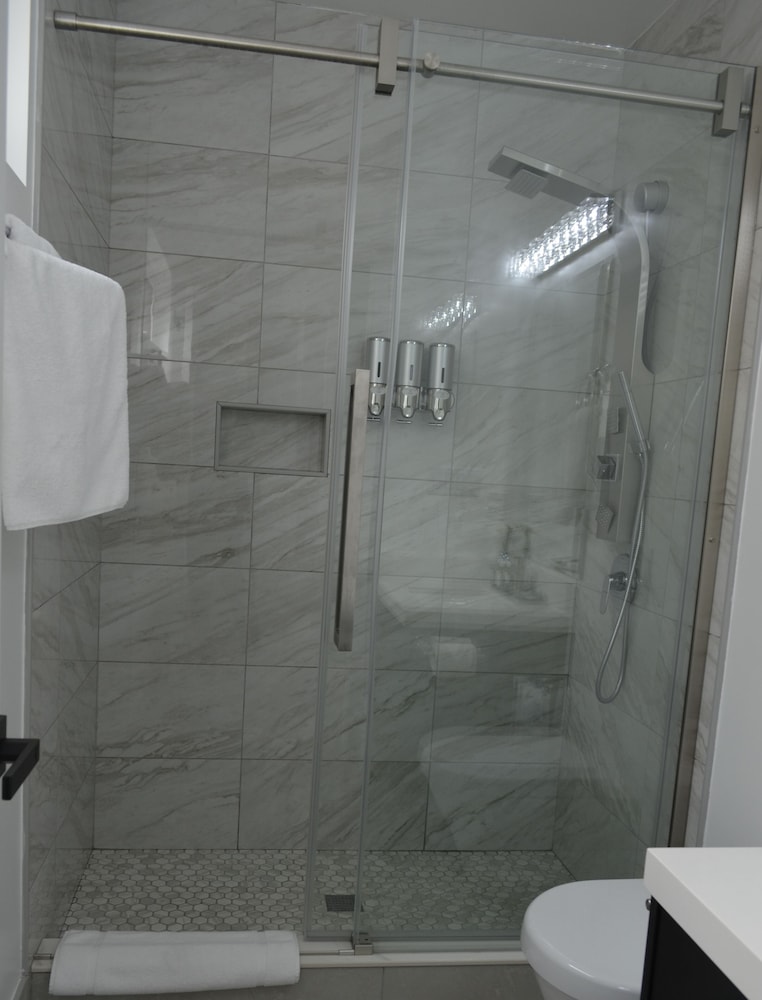 Dimond Abode Vacation Rental