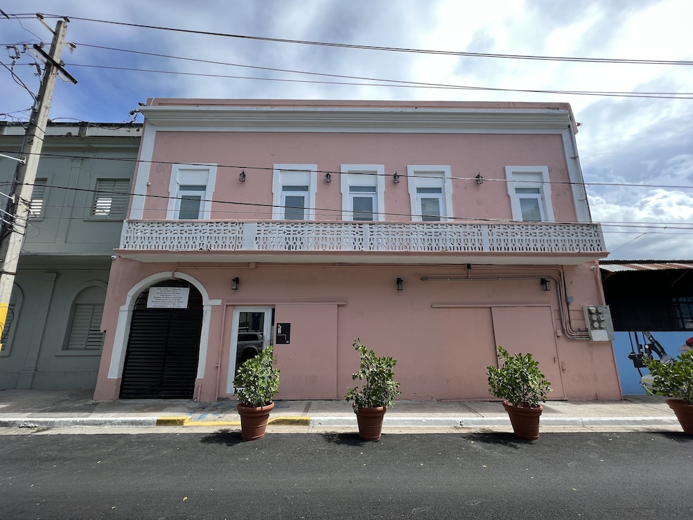 Juliette Hostel for Women Only - Property Image 1