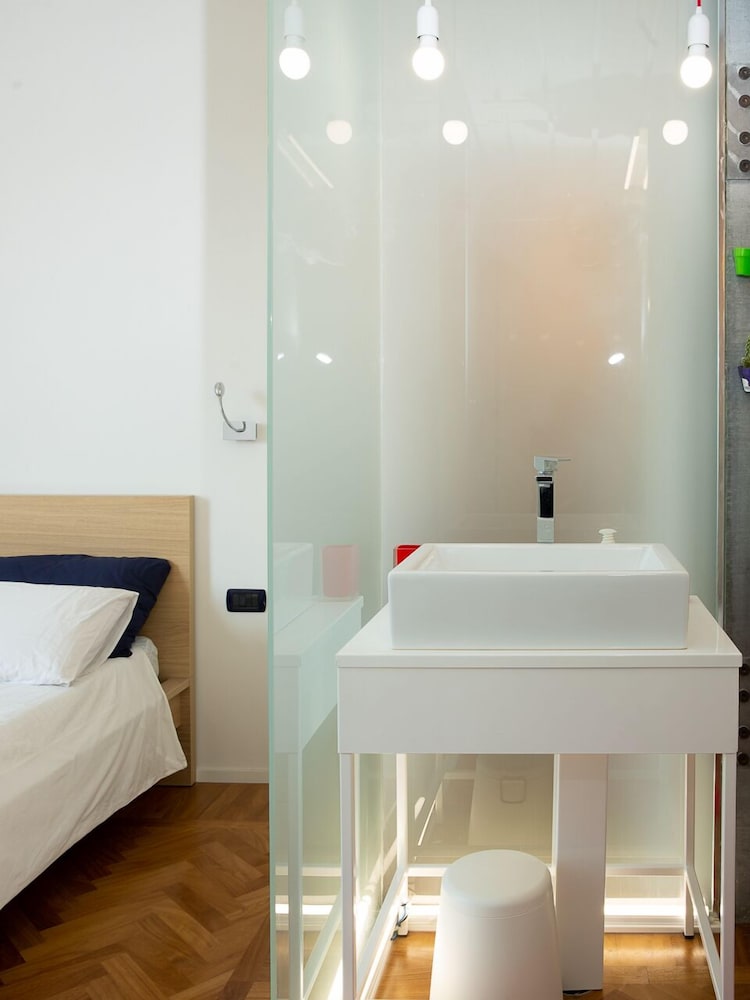 Room in Rome Isole
