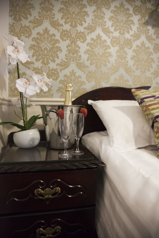 Kilkenny Vacations - The Club House Hotel - Property Image 23