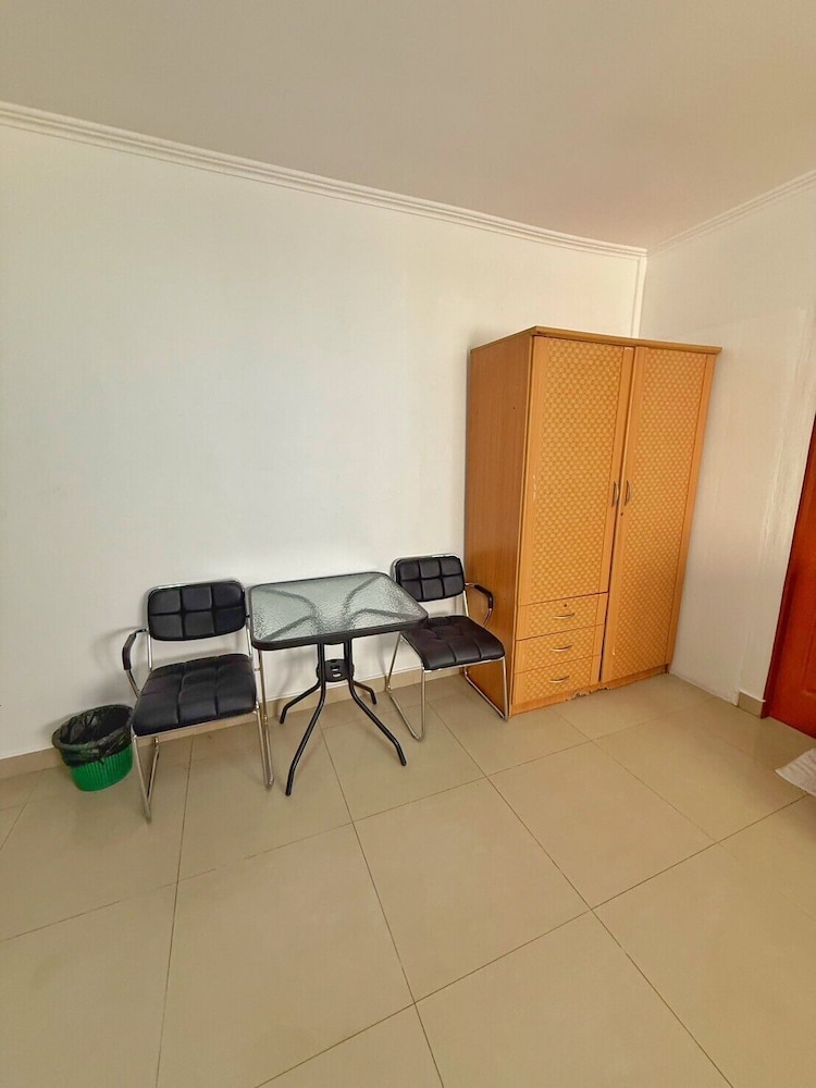 Malee Guesthouse & Restaurant