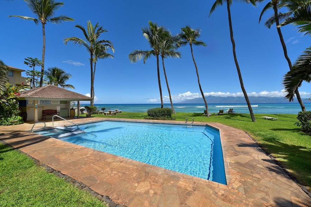 Hale Mahina #b403 2 Bedroom Condo by RedAwning - Image 3