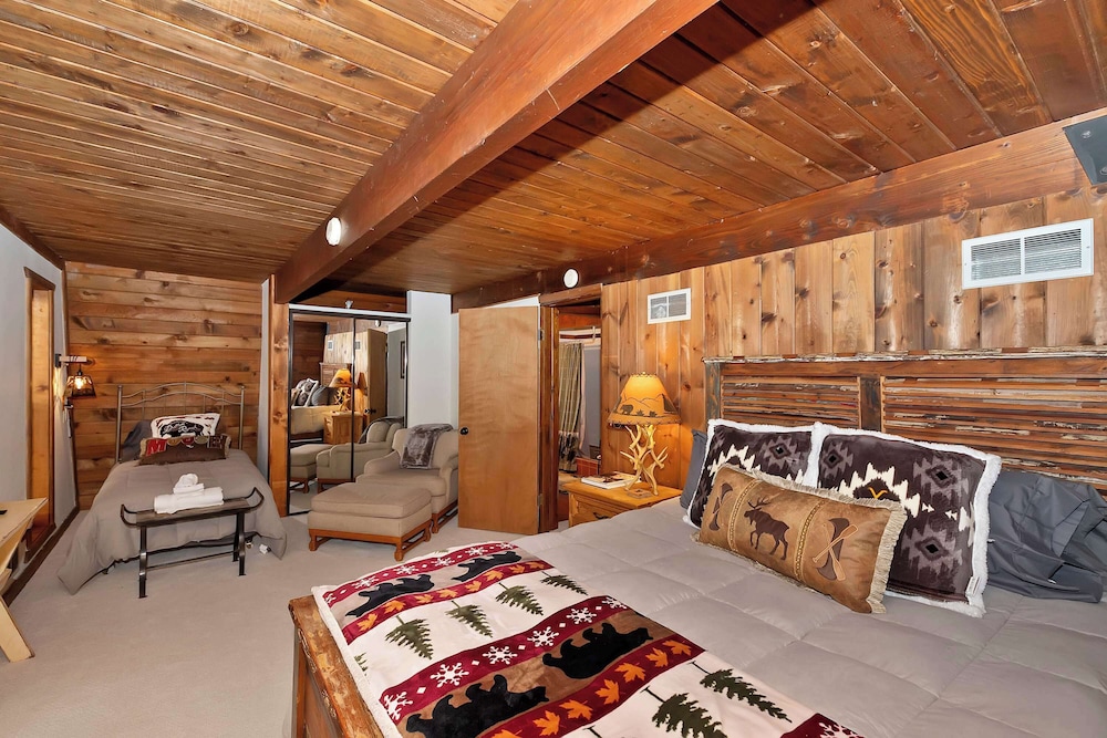 Yosemite Pines Cabin - Sleeps 6