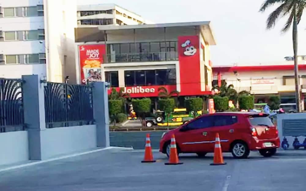 Urban Retreat at Shell Residences With Netflix 300mbps Wifi