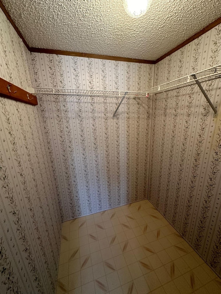 Secluded Lodge Farm Views 50 Acres Wifi