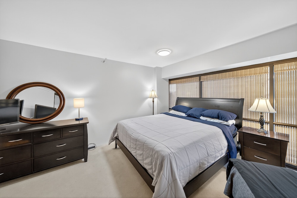 Chic Dt Honolulu Executive Condo 1 Bedroom Condo