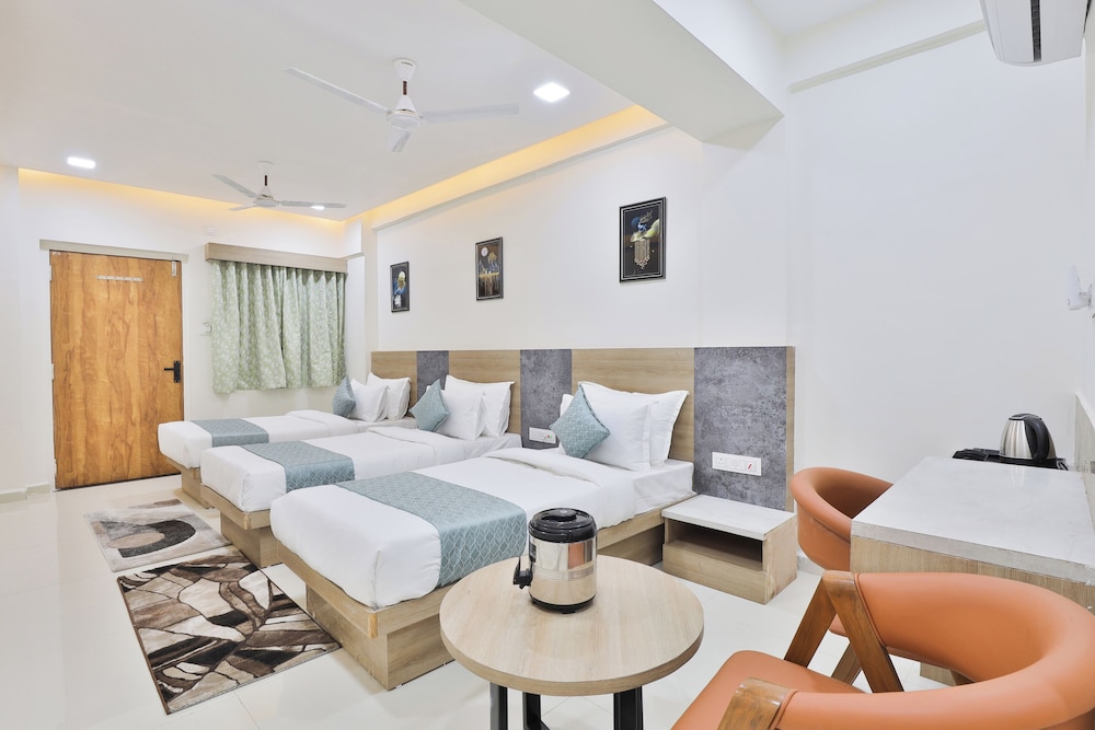 Hotel SR Radhey