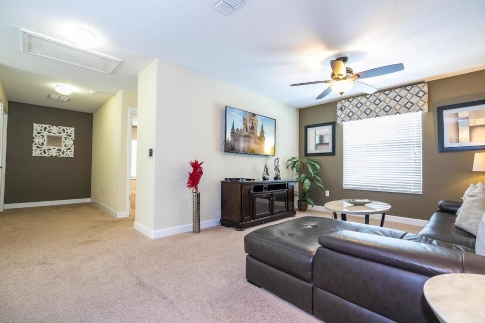 Family Pool Home Near Disney!! Modern Decor, Bbq ,resort W/ Tons Of Amenities! 6 Bedroom Home