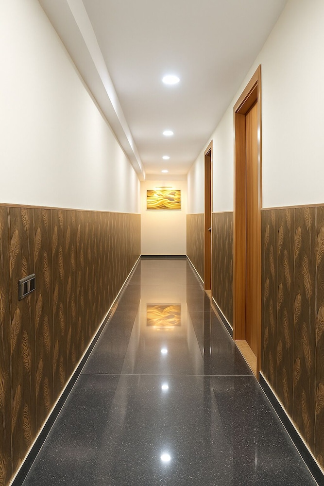 Let'stay- Sector-70 Noida