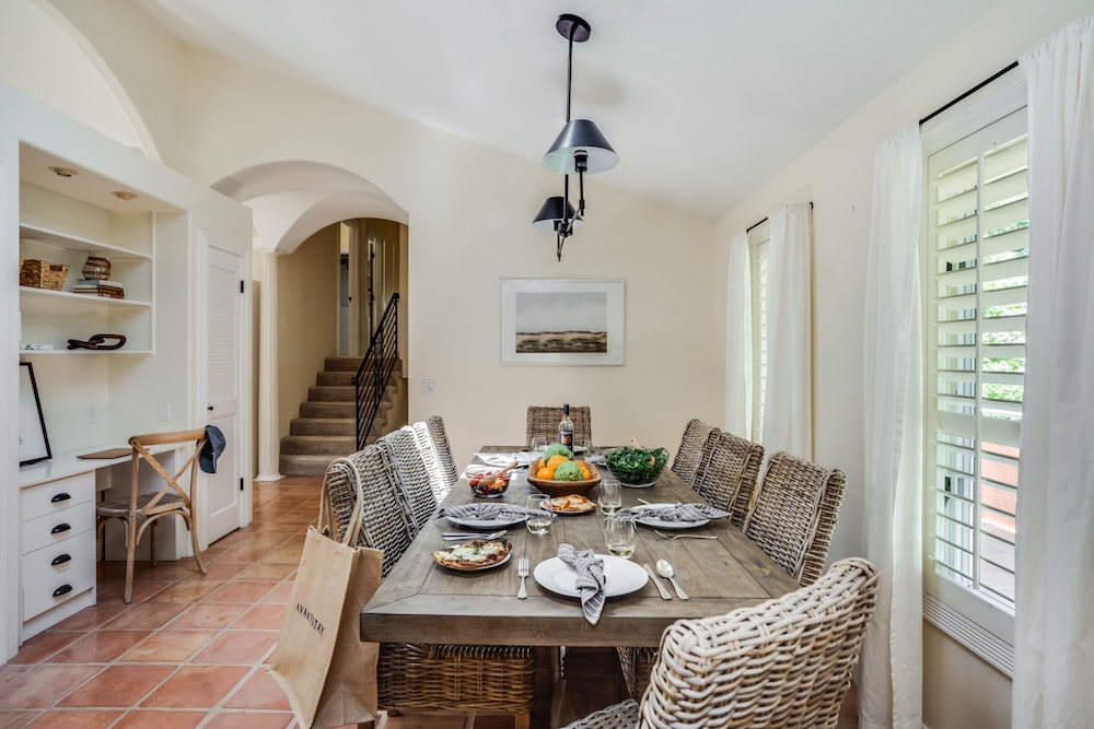 Le n by Avantstay Private Breathtaking Character Cottage w Pool Hot Tub