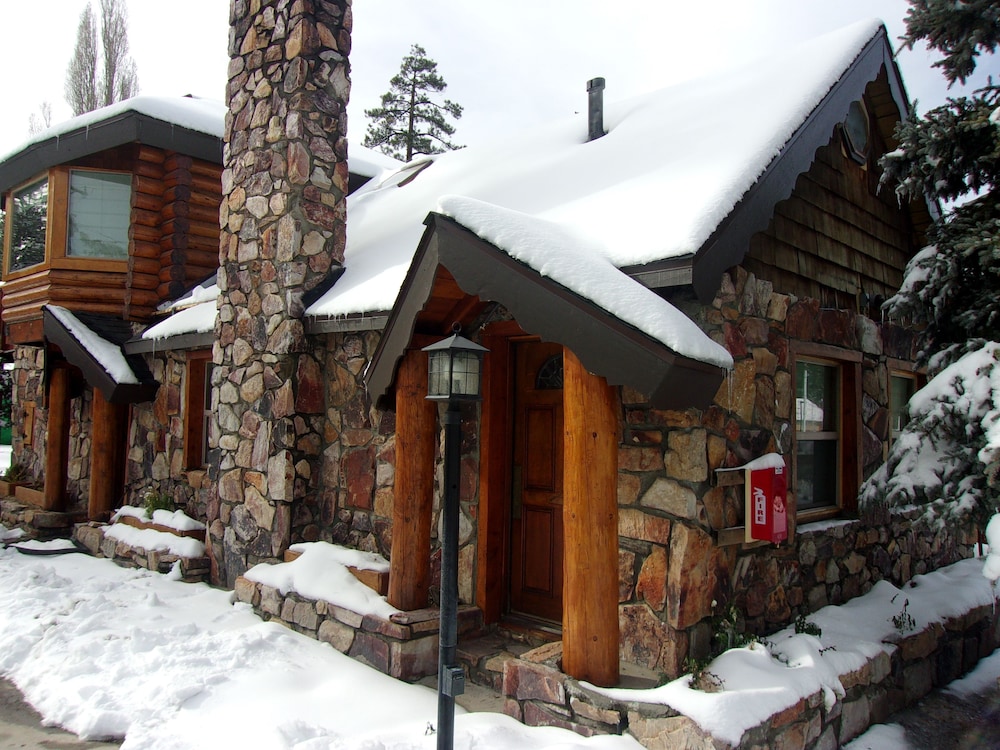 Embers Lodge and Cabins