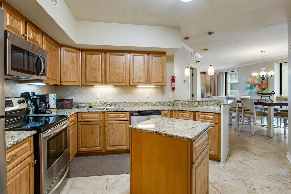 Pelican Pointe 1406