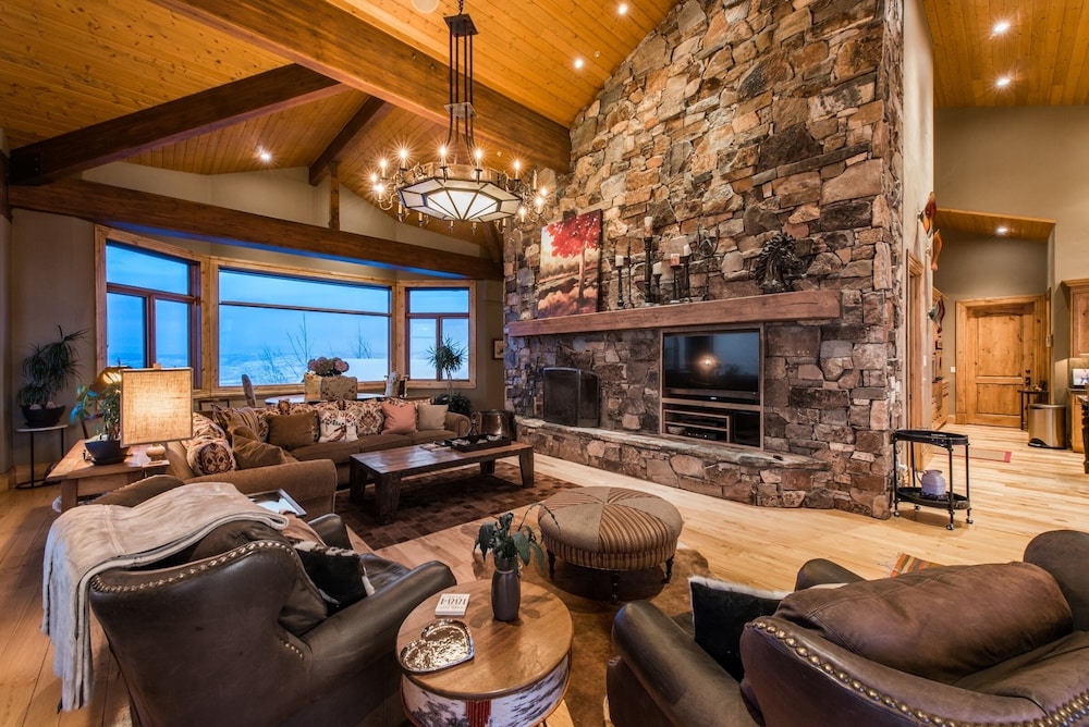Majestic Ski in Ski Out Estate