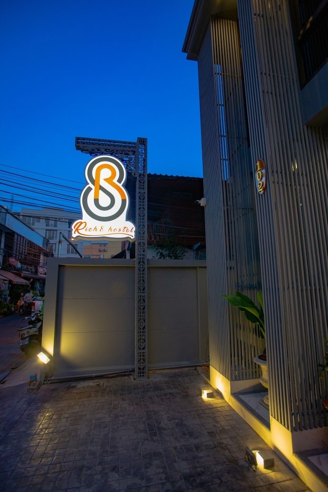 Rich8 Hostel
