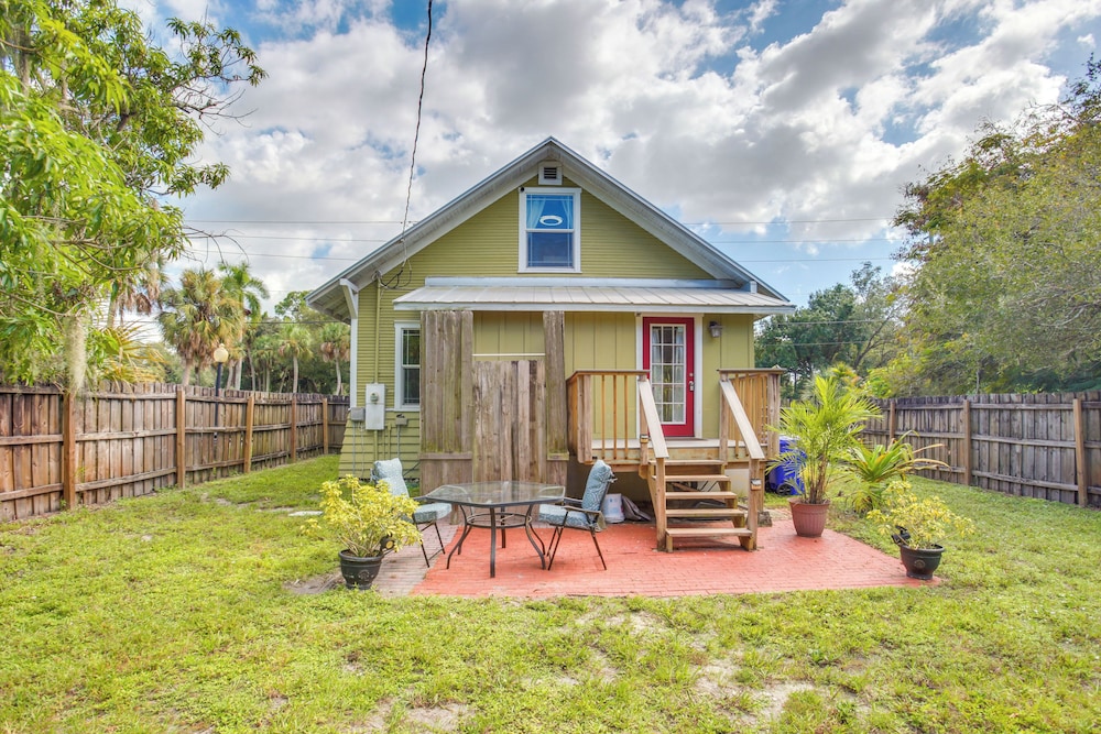 < 1 Mi to Downtown Fort Myers: Tranquil Retreat