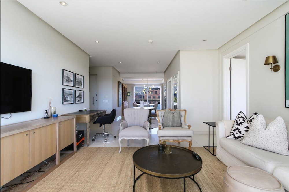 Canal View Two Bedroom Luxury Apartment - 709