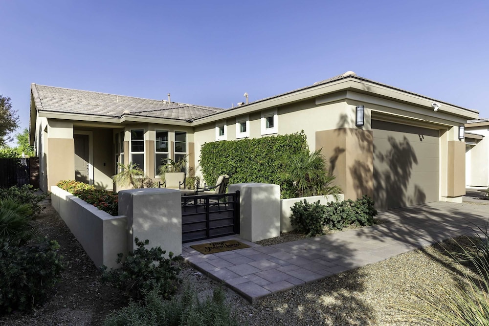 Paso Fino at the Polo Club 2 Bdrm 2 Bath w Pool