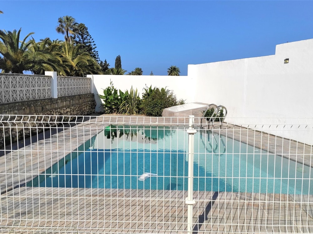 Calma Holiday Home 22606