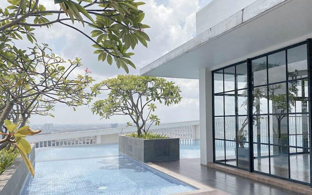 Spacious And Elegant 2Br At One East Penthouse & Residence Apartment