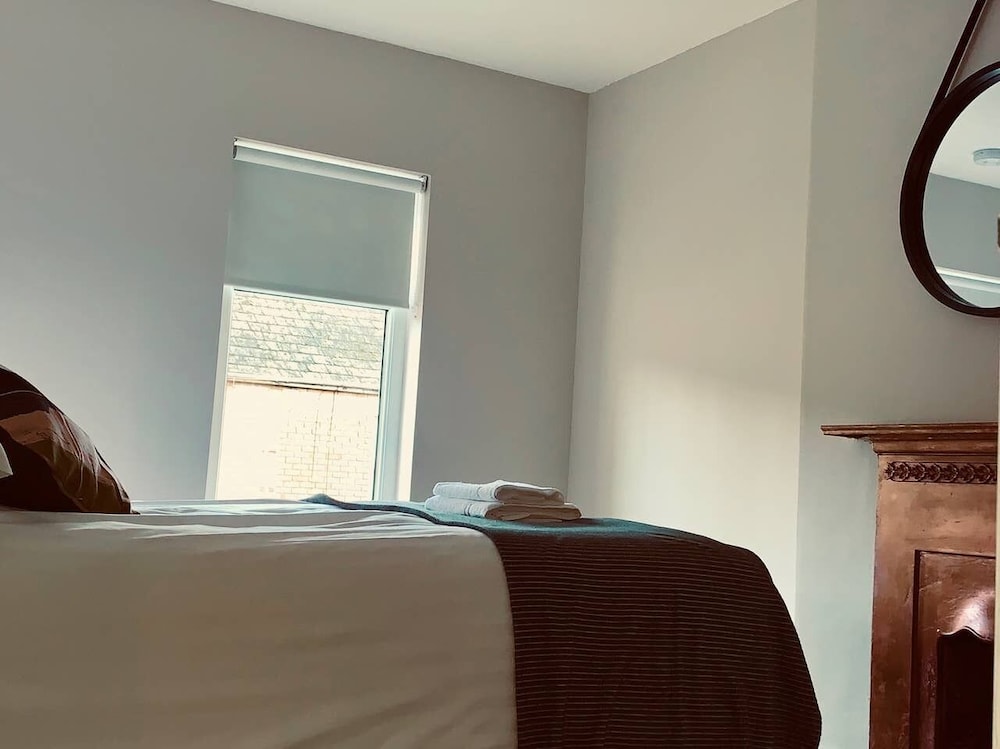 Ebor Cosy Homli Parking Wifi Smart view 2