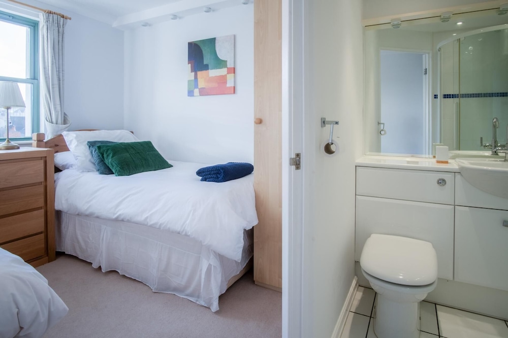 13 St Bride's Bay View - 4 Bedroom - Broad Haven