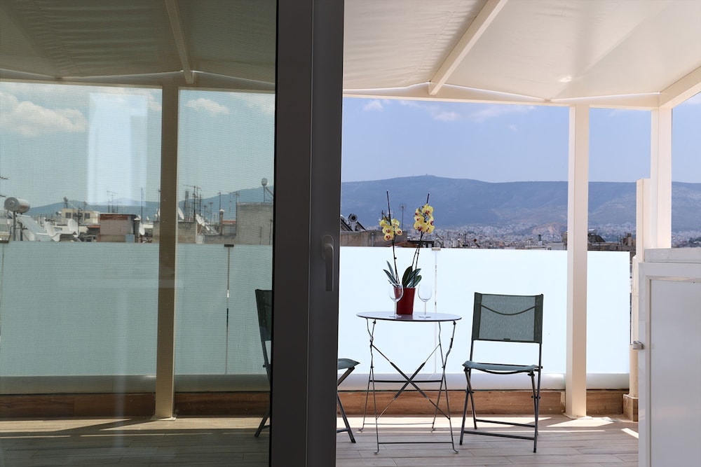 LIV - View and the City Studio in Athens