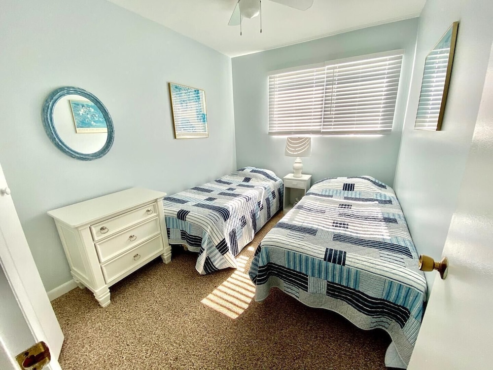 Dewey Villa 2B