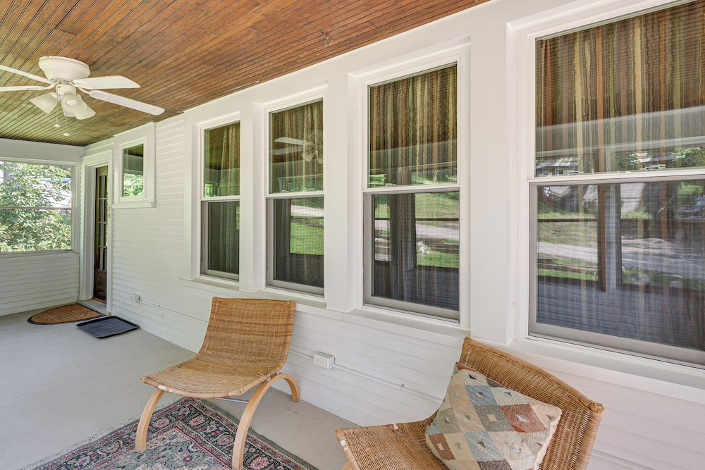 Lake Geneva Family Gem w/ Fenced Dog Run!