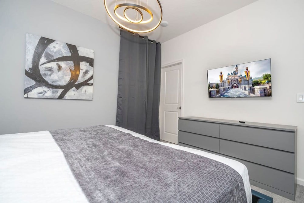 6163 Fantastic Home With 12bd
