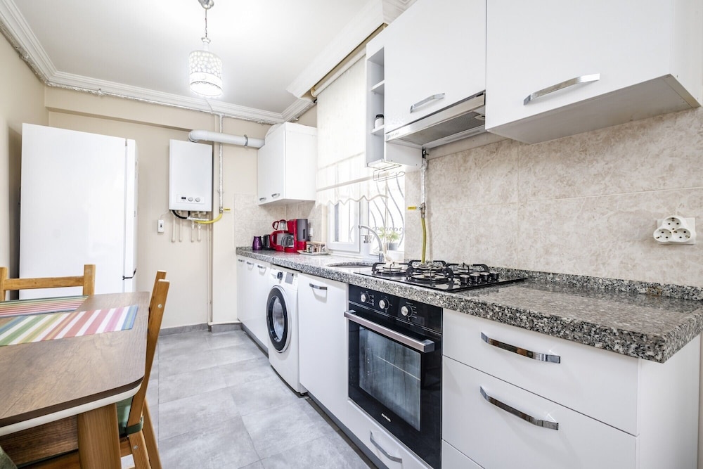 Comfortable Flat With Backyard in Maltepe
