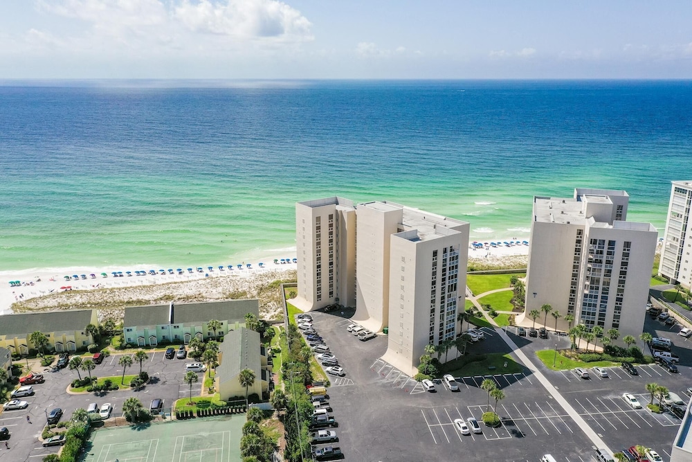 Shoreline Towers 3033