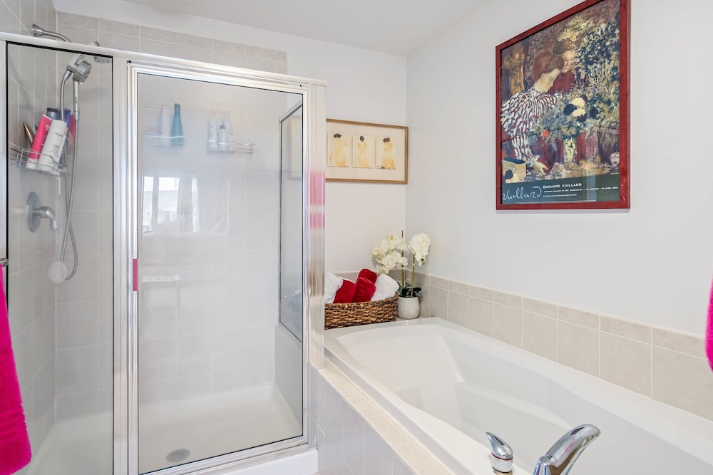Whale of a Time Waterfront Stay for 10 With Resort-style Amenities