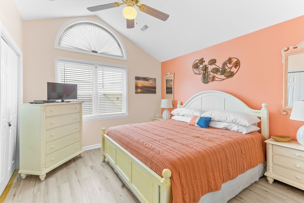 Lowe Tide by Topsail Realty