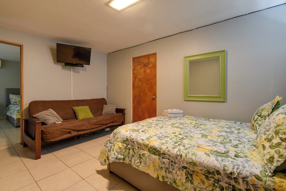 Private Heated Pool: Walk to Isla Verde Beach - Property Image 8