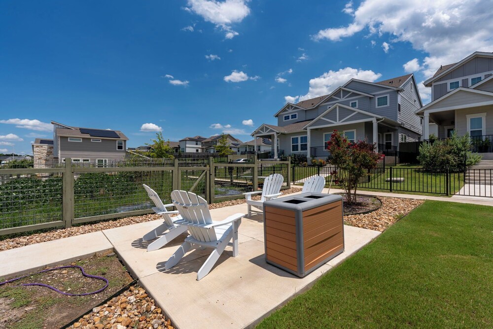 Relaxing 3BR Retreat Community Pool Gym