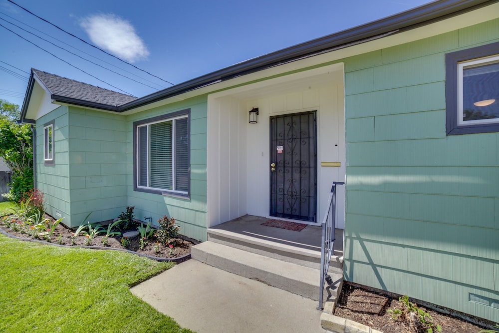 Carson City Vacations - Carson City Vacation Rental 19 Mi to Lake Tahoe! - Property Image 5