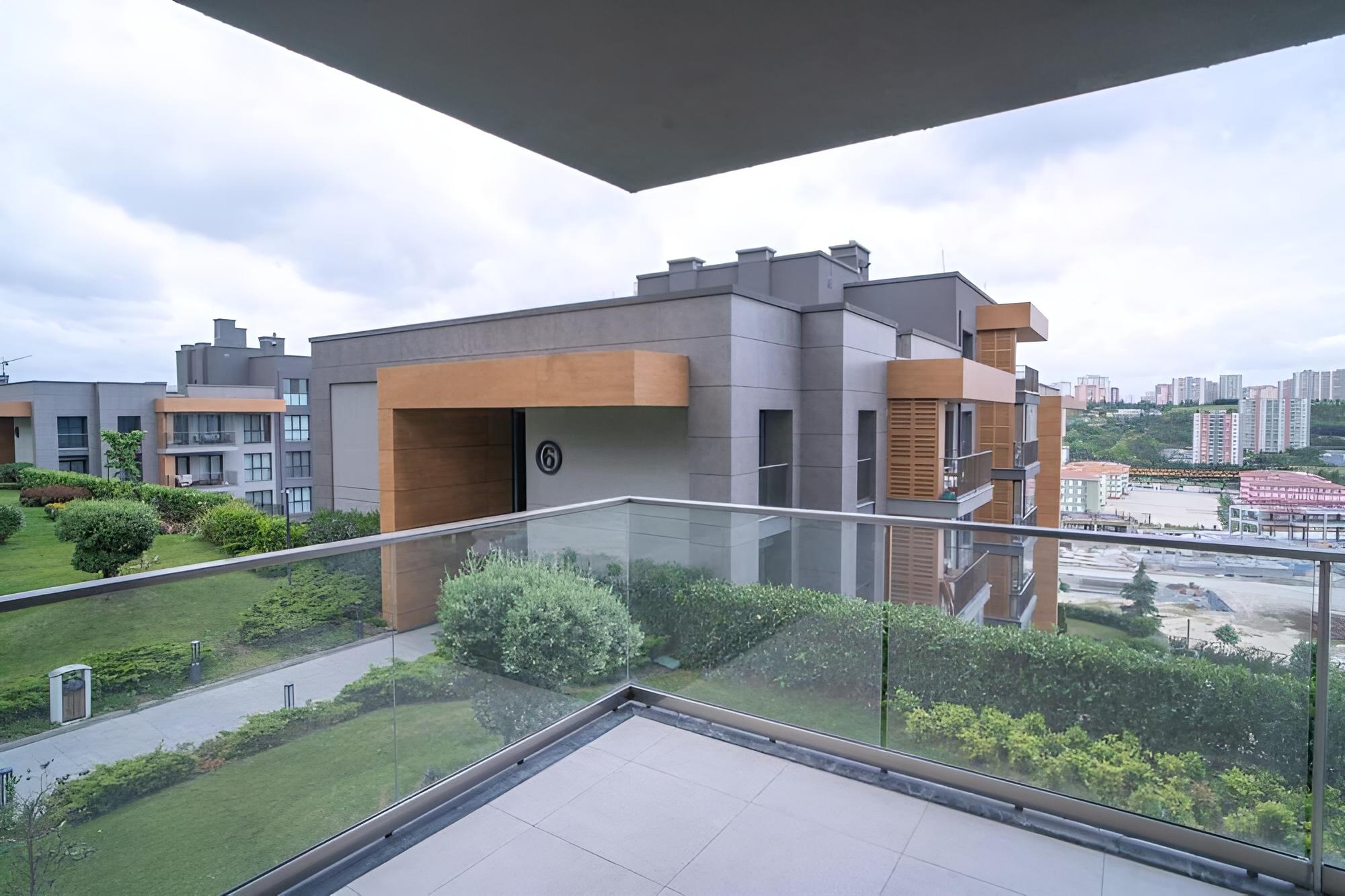 3 B Luxury Apt Near Arena Park AVM